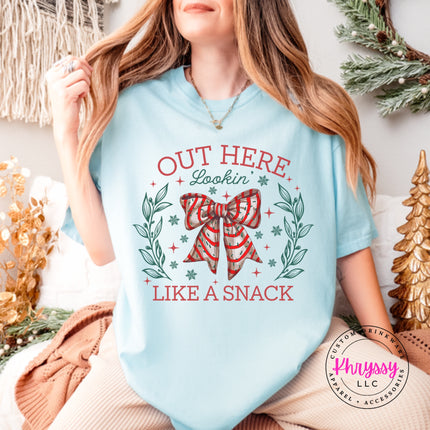 Chambray Comfort Colors tee with the Lookin Like A Snack candy cane bow.