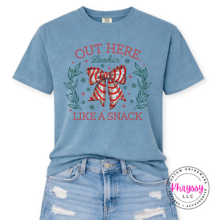 Ice Blue Comfort Colors tee with the Lookin Like A Snack candy cane bow.