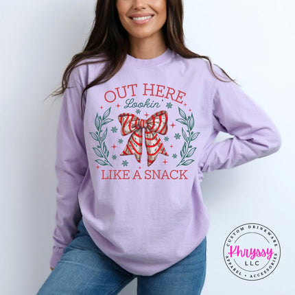 Orchid long sleeve tee with the Lookin Like A Snack candy cane bow.