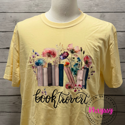 READY TO SHIP: Embrace Your Inner Booktrovert with Our Stylish Bookworm T-Shirt