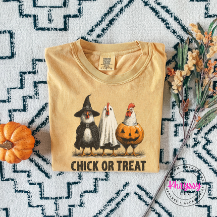 Butter tee with the chick or treat costume chickens print