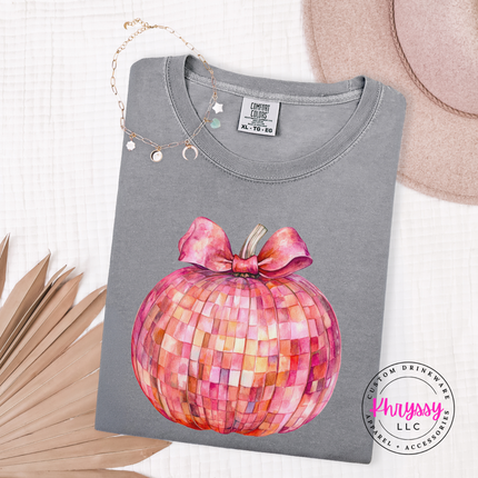 Gray tee with the sparkly pink pumpkin with bow graphic