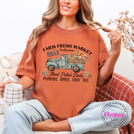 Yam tee with a farmhouse Farm Fresh Market illustration.
