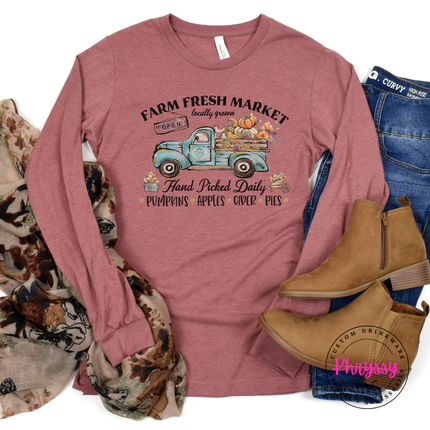 Heather mauve colored top with a hand-illustrated Farm Fresh Market print.