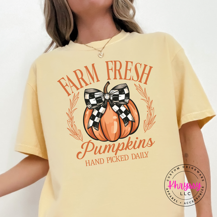 Butter tee with the farm fresh pumpkins wreath and bow graphic