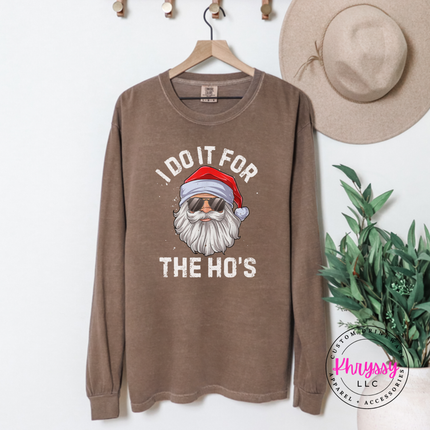 Flat lay of the funny sunglasses Santa Christmas long sleeve tee in Espresso.