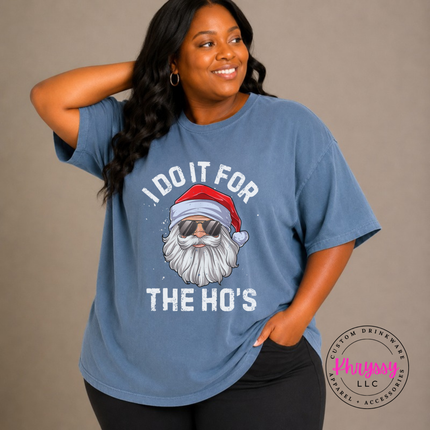 Model wearing the funny sunglasses Santa tee in Blue Jean.
