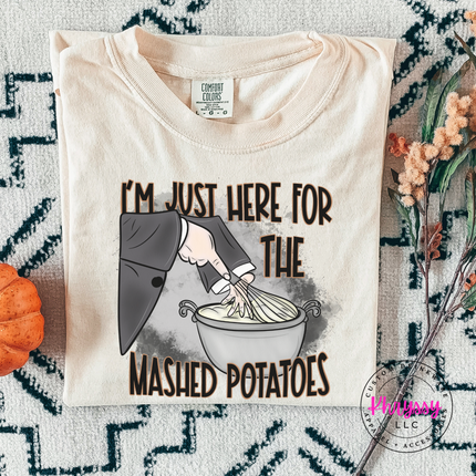 Ivory tee with the mashed potatoes whisk holiday dinner print