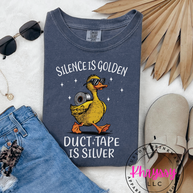 Funny Duck T-Shirt for Women - Humorous Animal Graphic Tee - Quirky Witty Shirt - Gift for Animal Lovers & Humor Enthusiasts - Casual Style