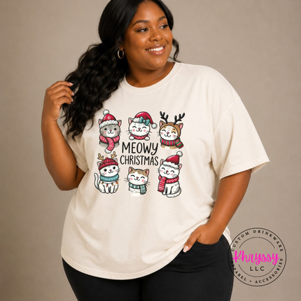 Model wearing the Meowy Christmas cat tee in Ivory.