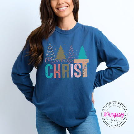 Close up of the Merry Christ mas art on a Navy long sleeve tee.
