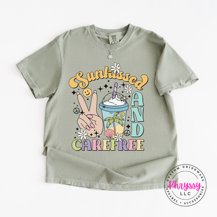 Sandstone garment-dyed tee with a pastel peace-sign and palm Sunkissed graphic.